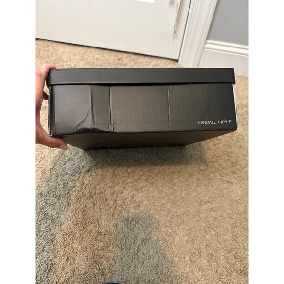 Kendall & Kylie Camel Colored Faux Leather Pointed Toe Chelsea Boots Size 8.5 - Picture 7 of 12